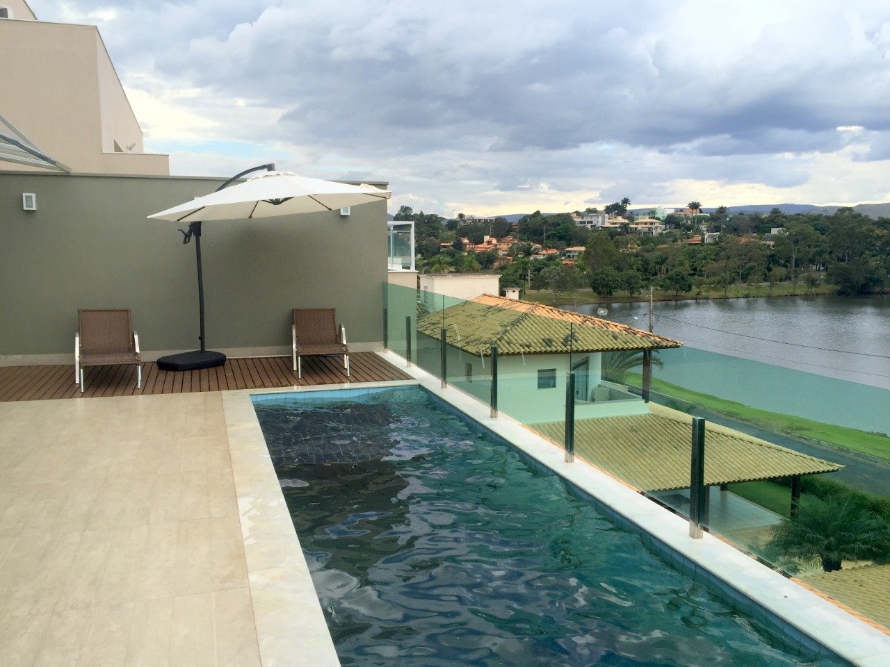 Ref:. 0006 - Casa com 5 Suítes e Ar Condicionado no Centro de Escarpas do Lago - Imagem 8