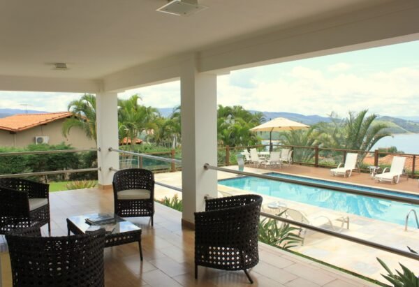 Ref:. 0018 - Casa 4 suites + 2 semi suite no alto com bela vista para o lago de furnas - Imagem 2