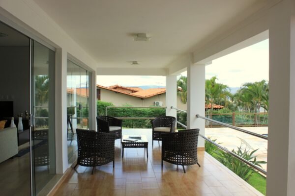 Ref:. 0018 - Casa 4 suites + 2 semi suite no alto com bela vista para o lago de furnas - Imagem 4