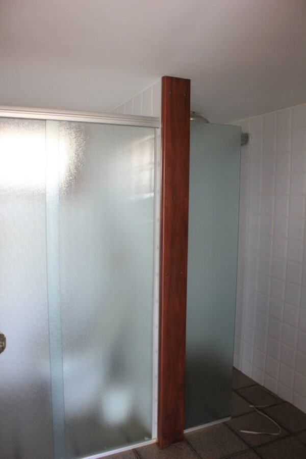 Ref:. 0018 - Casa 4 suites + 2 semi suite no alto com bela vista para o lago de furnas - Imagem 7