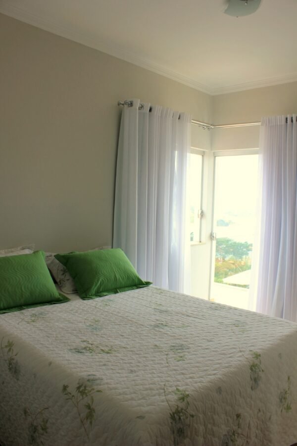 Ref:. 0018 - Casa 4 suites + 2 semi suite no alto com bela vista para o lago de furnas - Imagem 8