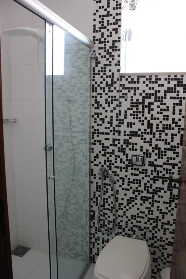 Ref:. 0018 - Casa 4 suites + 2 semi suite no alto com bela vista para o lago de furnas - Imagem 10