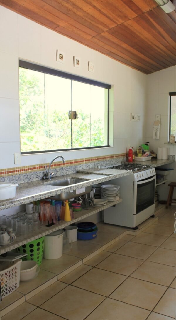 Ref:. 0015 - 2 suites + 2 semi suite casa colonial muito bem localizada na Av dos Veleiros próximo ao heliponto - Imagem 13