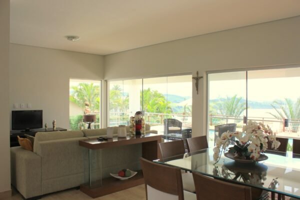 Ref:. 0018 - Casa 4 suites + 2 semi suite no alto com bela vista para o lago de furnas - Imagem 25