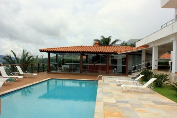 Ref:. 0018 - Casa 4 suites + 2 semi suite no alto com bela vista para o lago de furnas - Imagem 3
