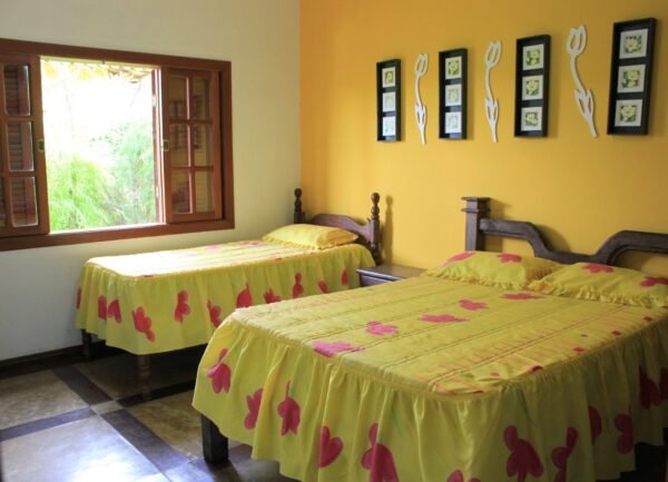 Ref:. 0015 - 2 suites + 2 semi suite casa colonial muito bem localizada na Av dos Veleiros próximo ao heliponto - Imagem 20